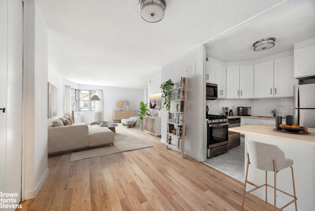 300 East 40th Street 14L Murray Hill New York NY 10016