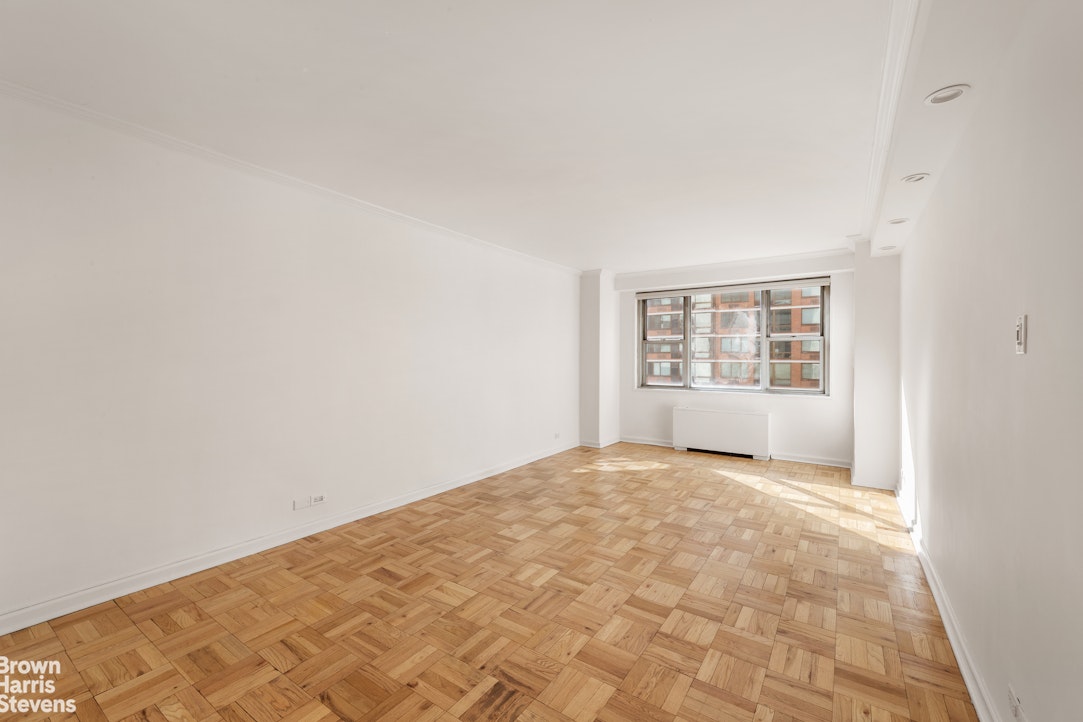 300 East 40th Street 12P Murray Hill New York NY 10016