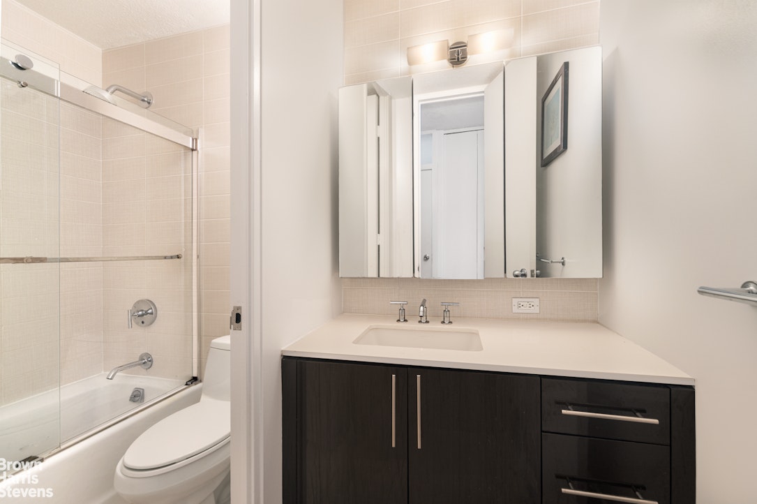 300 East 40th Street 16K Murray Hill New York NY 10016