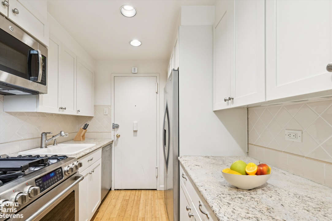 60 Sutton Place South 3HS Sutton Place New York NY 10022