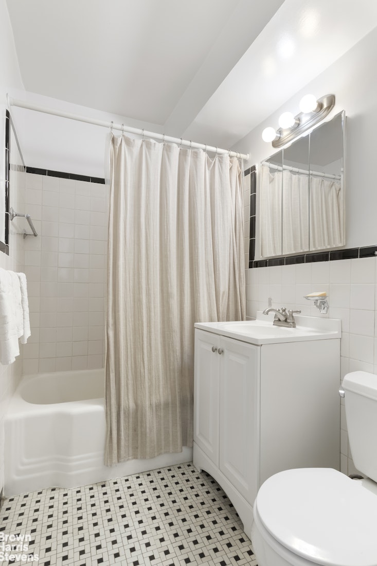 340 East 74th Street 11A Upper East Side New York NY 10021