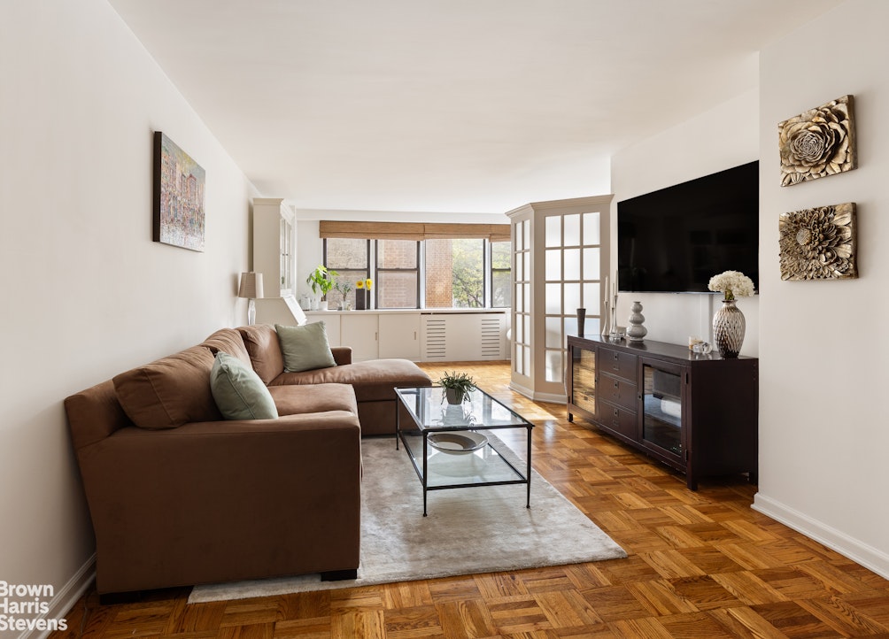 201 East 21st Street 5G Gramercy Park New York NY 10010