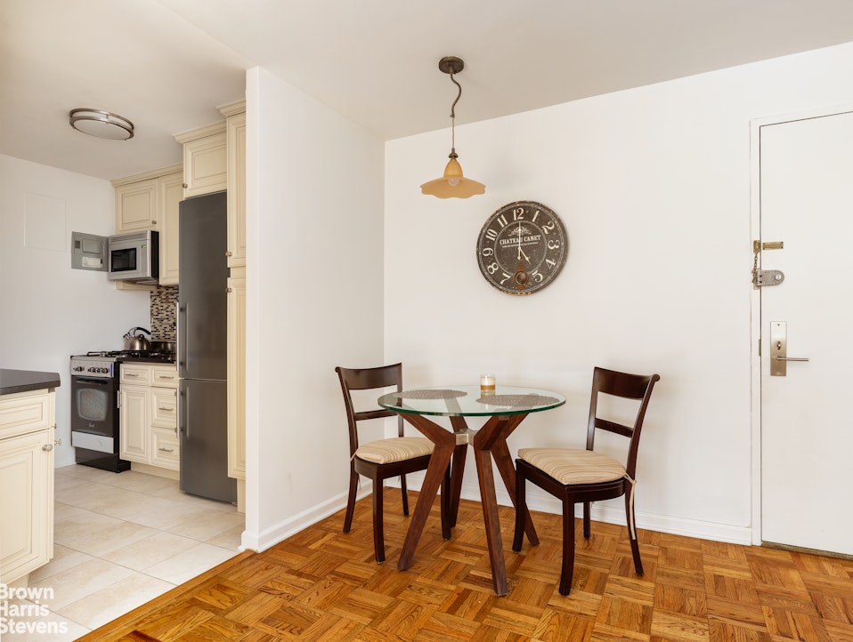 201 East 21st Street 5G Gramercy Park New York NY 10010