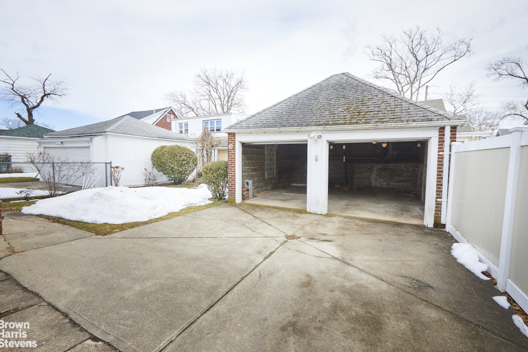 185-16 Galway Avenue Hollis Queens NY 11412