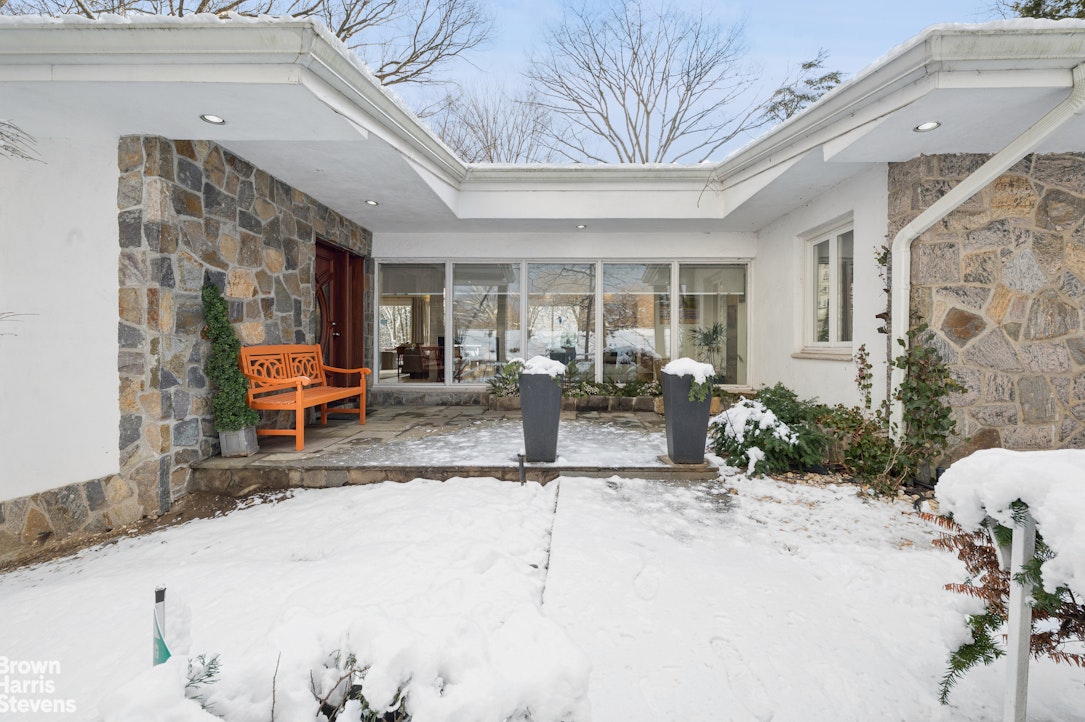 383 West 254th Street North Riverdale Bronx NY 10471