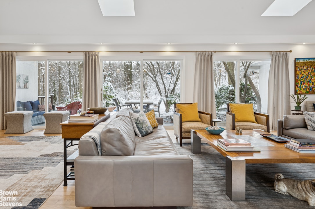 383 West 254th Street North Riverdale Bronx NY 10471