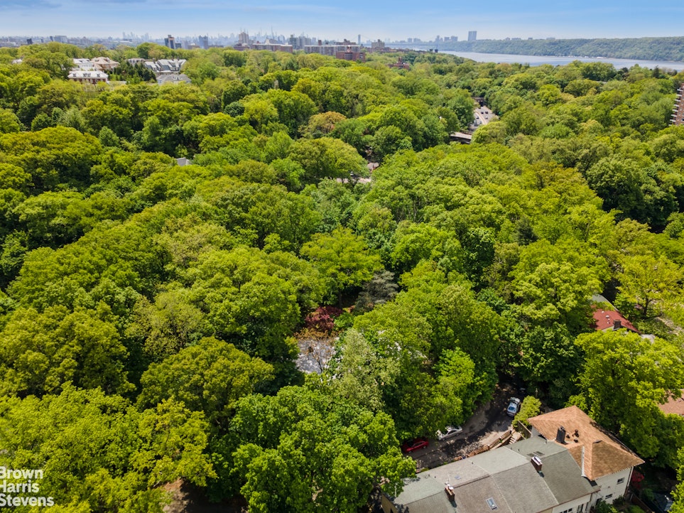 383 West 254th Street North Riverdale Bronx NY 10471