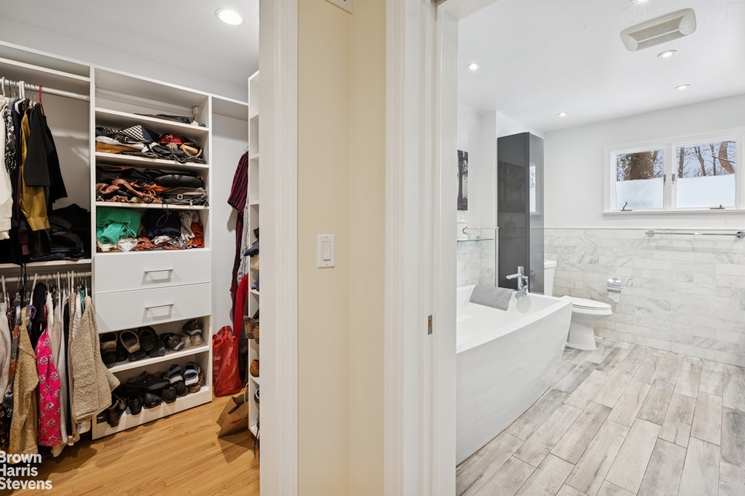 383 West 254th Street North Riverdale Bronx NY 10471
