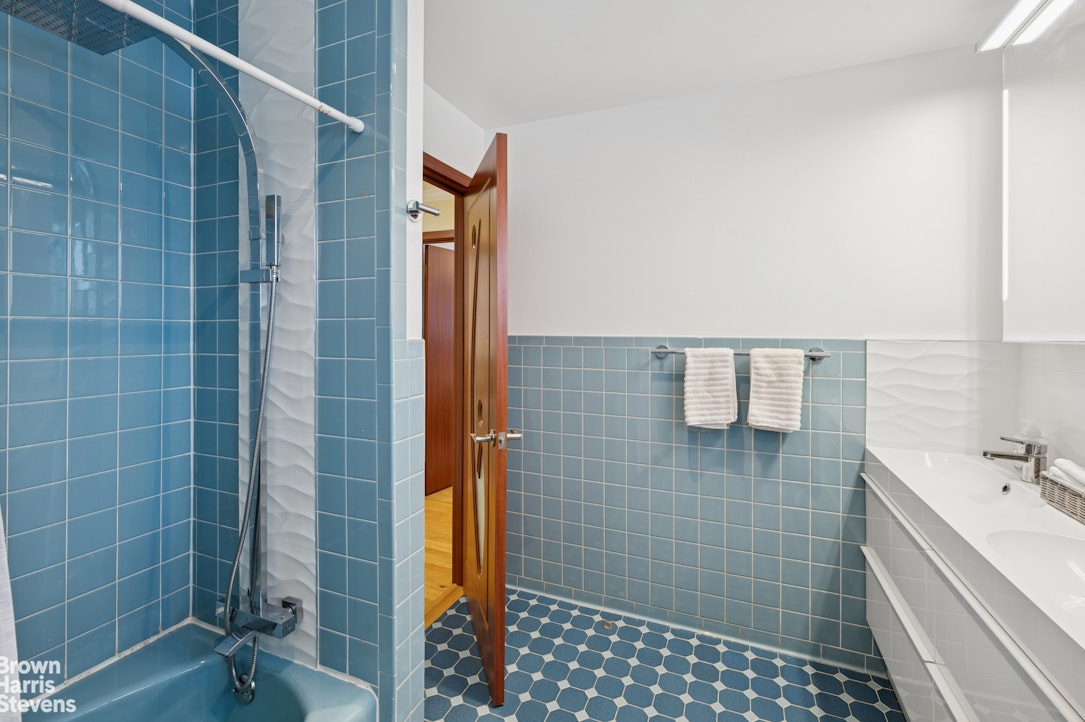 383 West 254th Street North Riverdale Bronx NY 10471