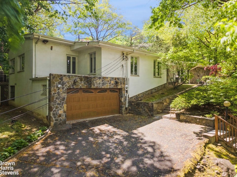 383 West 254th Street North Riverdale Bronx NY 10471