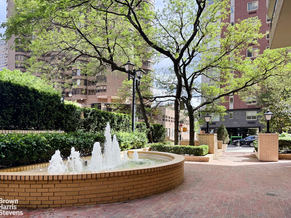 311 East 38th Street Murray Hill New York NY 10016