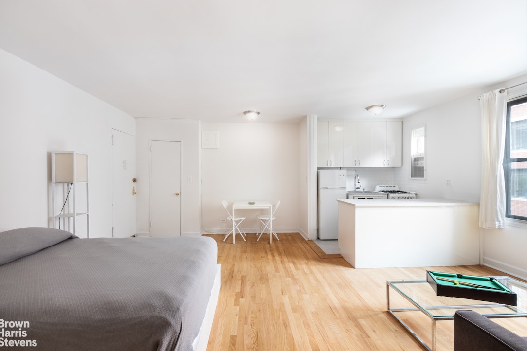 400 West 58th Street 3C Clinton New York NY 10019