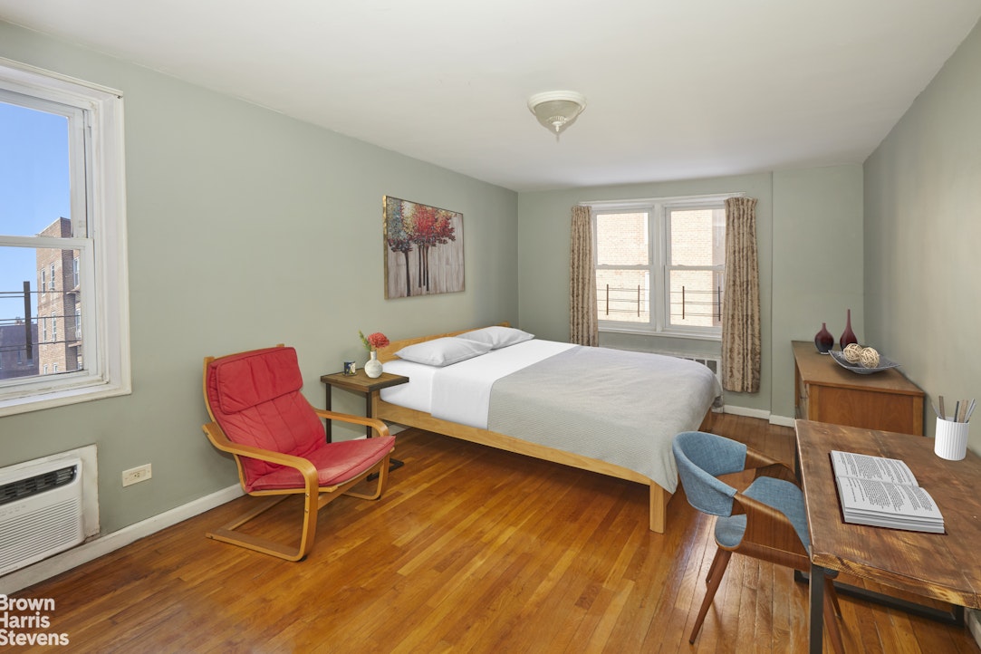 110-15 71st Road 3M Forest Hills Queens NY 11375