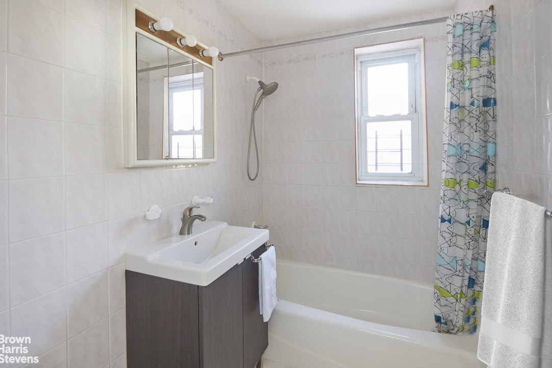 110-15 71st Road 3M Forest Hills Queens NY 11375