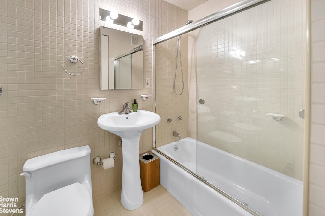 333 East 45th Street 26F Turtle Bay New York NY 10017