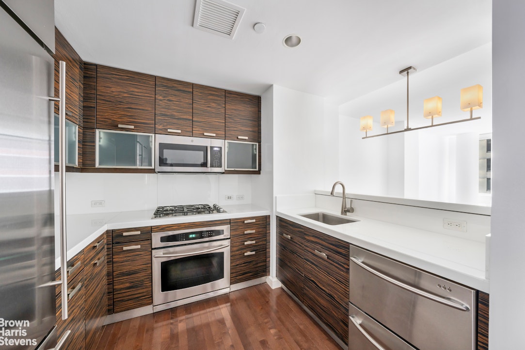 225 East 34th Street Murray Hill New York NY 10016