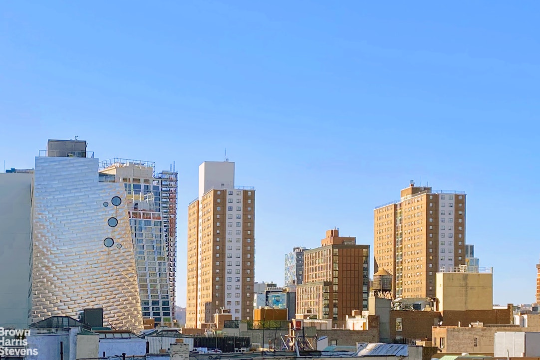 305 West 16th Street Chelsea New York NY 10011