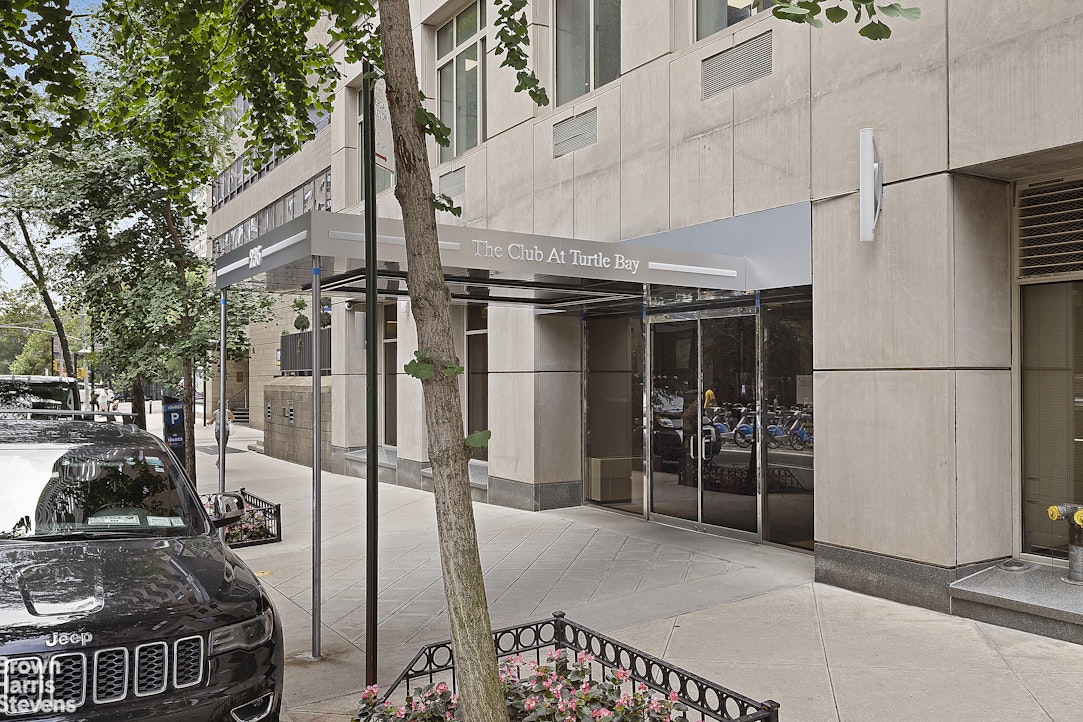 236 East 47th Street 21B Turtle Bay New York NY 10017
