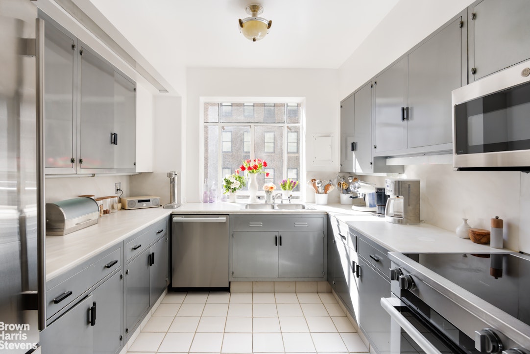 19 East 88th Street 6AH Carnegie Hill New York NY 10128