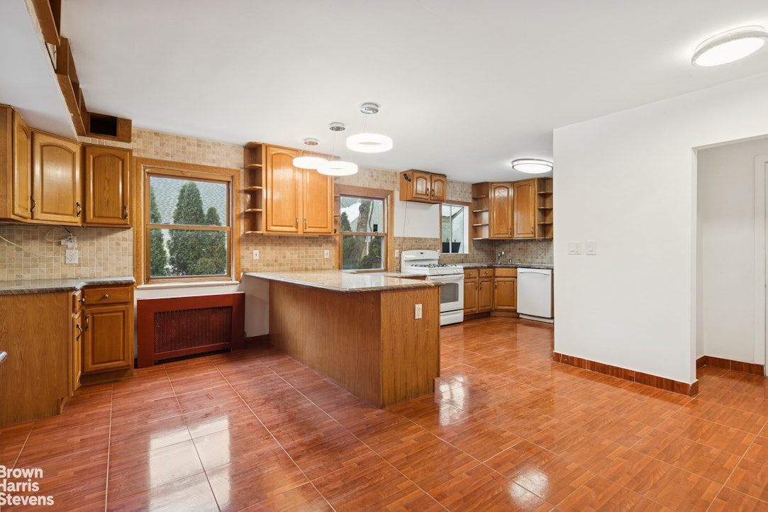 6015 Independence Avenue Riverdale Bronx NY 10471