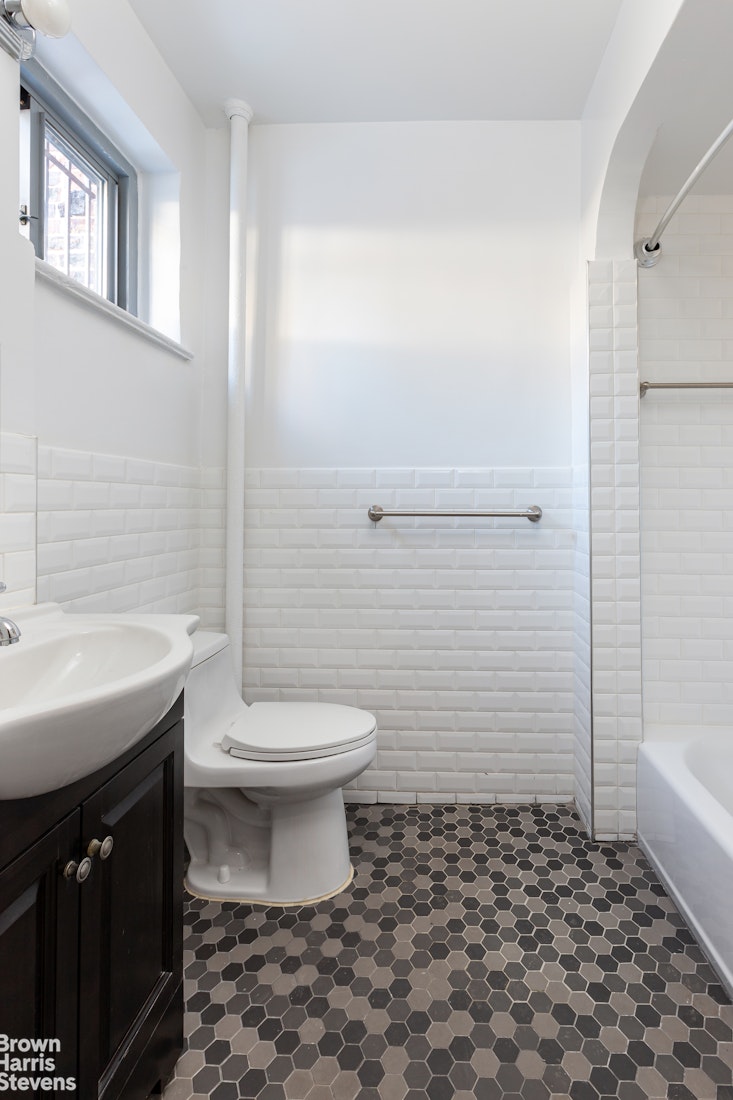 4445 Post Road 3B Fieldston Bronx NY 10471