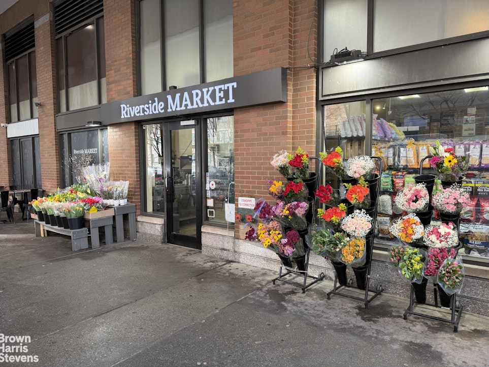 300 Albany Street 2D Battery Park City New York NY 10280