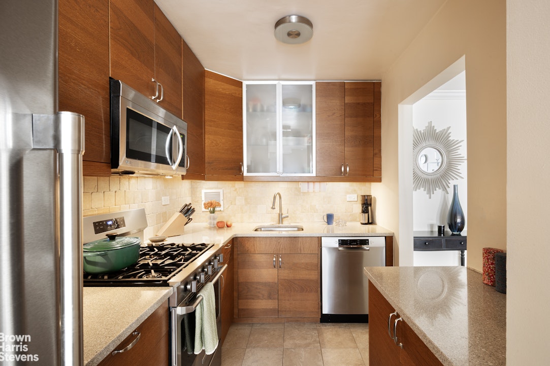 200 East 27th Street 6R Kips Bay New York NY 10016