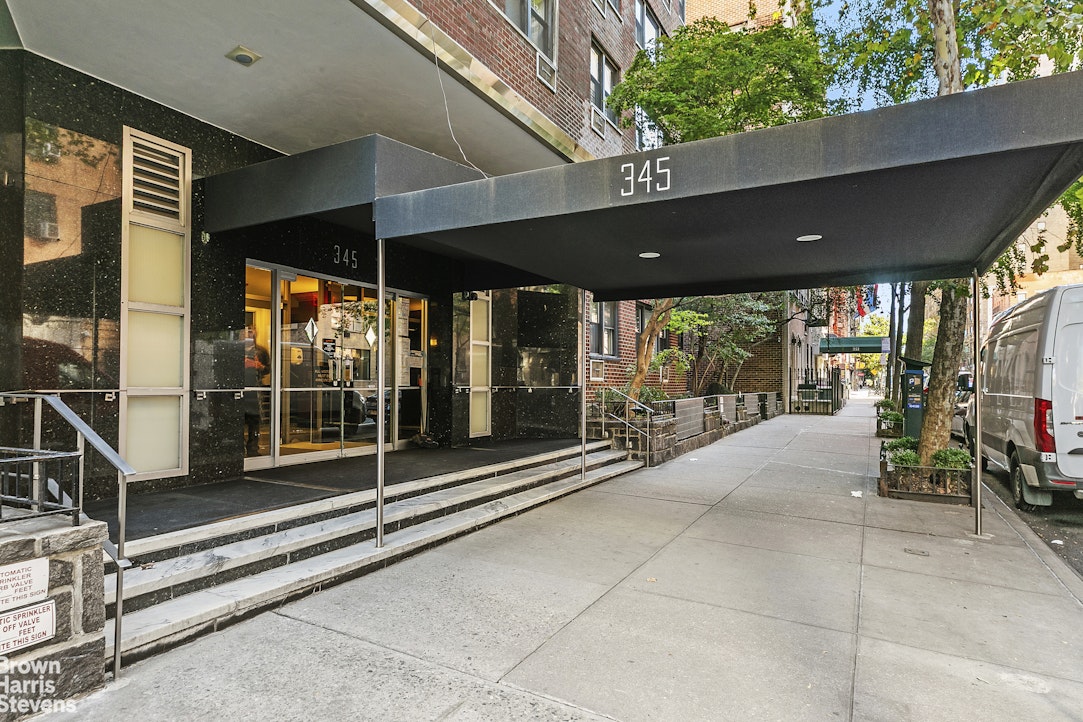 345 East 52nd Street 9H Turtle Bay New York NY 10022