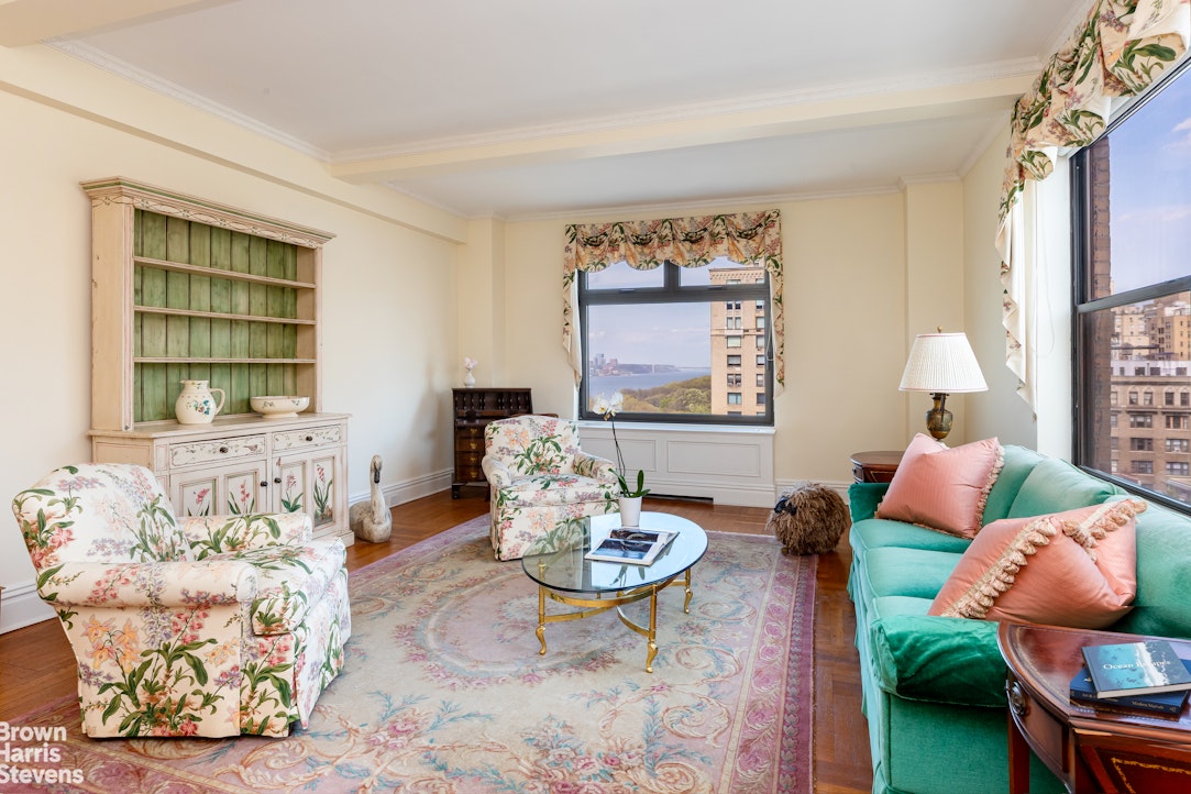 37 Riverside Drive 10B Upper West Side New York NY 10023