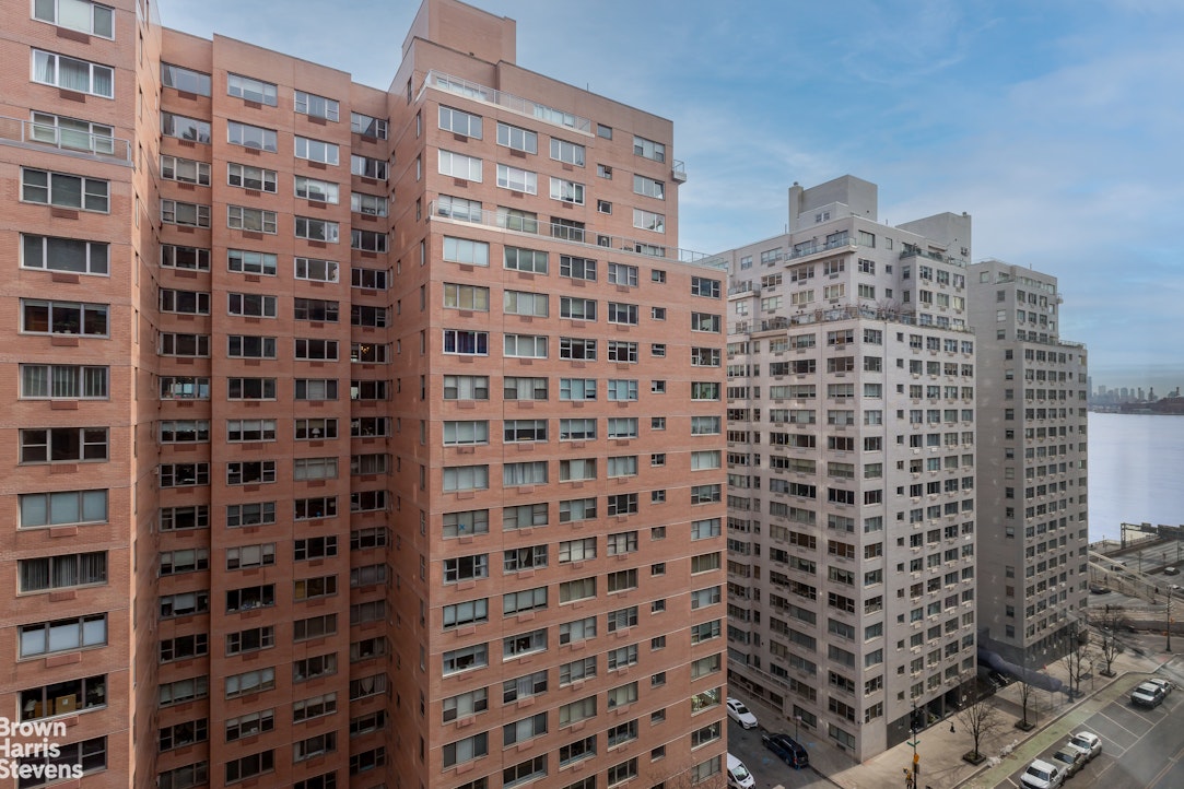 20 Sutton Place South 12A Sutton Place New York NY 10022