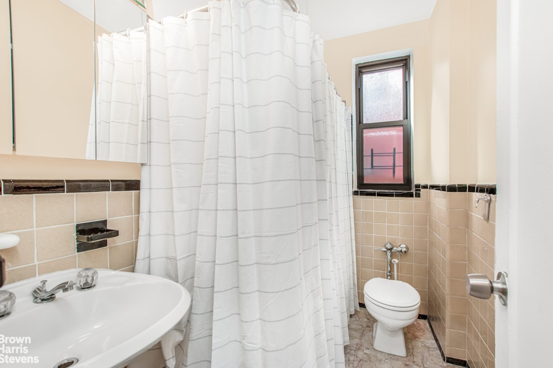 512 Kappock Street 2J Riverdale Bronx NY 10463