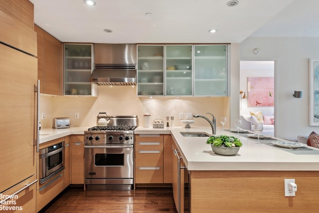 462 West 58th Street 1A Clinton New York NY 10019