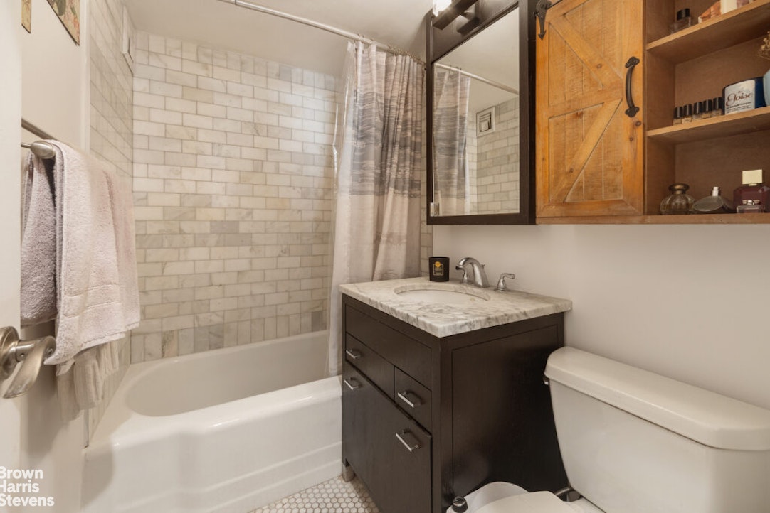 230 East 15th Street 2K Gramercy Park New York NY 10003