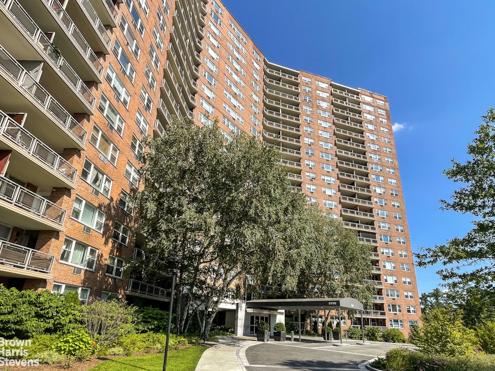 5700 Arlington Avenue 21R Riverdale Bronx NY 10471