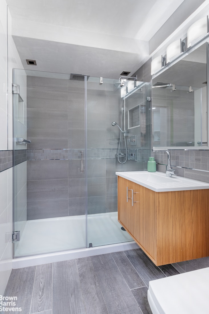 5700 Arlington Avenue 21R Riverdale Bronx NY 10471