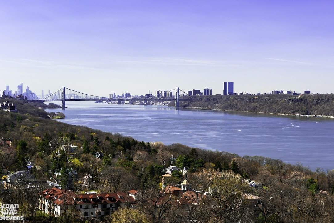 5700 Arlington Avenue 21R Riverdale Bronx NY 10471