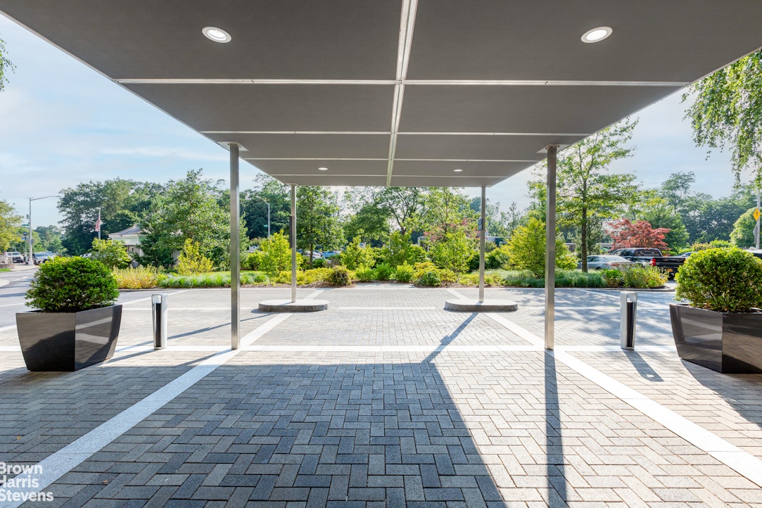 5700 Arlington Avenue 21R Riverdale Bronx NY 10471