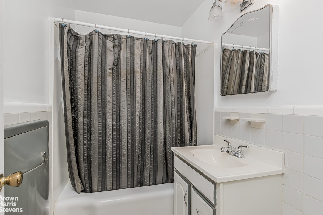 3515 Henry Hudson Parkway West 5G Riverdale Bronx NY 10463