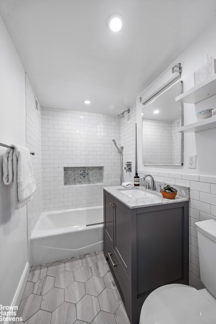 230 East 15th Street 7M Gramercy Park New York NY 10003