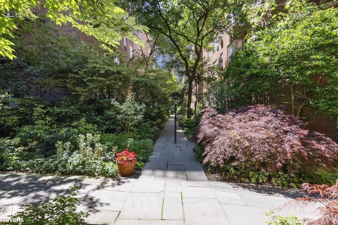 520 East 90th Street 2LGM Upper East Side New York NY 10128