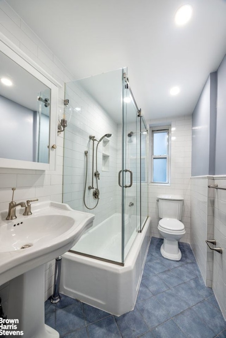 349 East 49th Street 3T Turtle Bay New York NY 10017