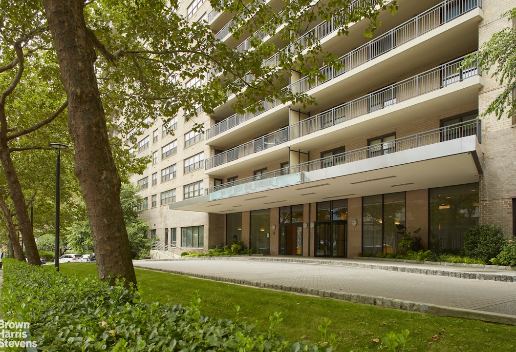 142 West End Avenue 18RS Lincoln Square New York NY 10023