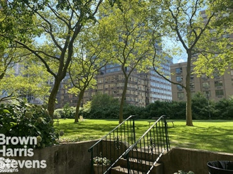 142 West End Avenue 18RS Lincoln Square New York NY 10023