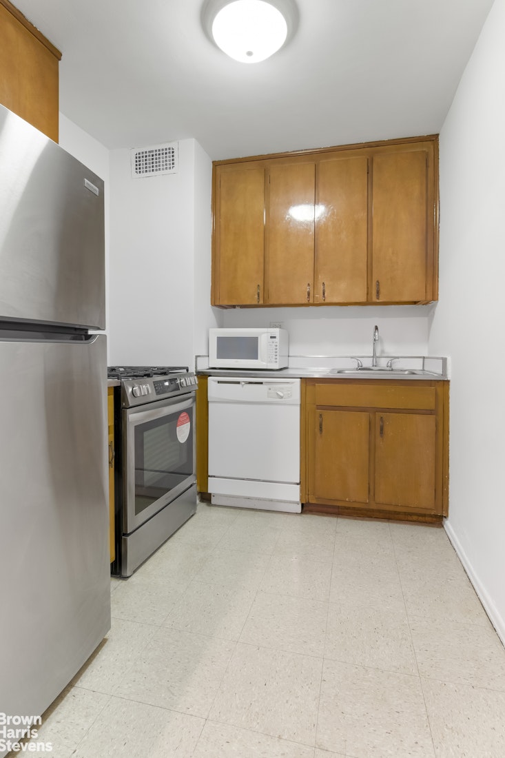 305 East 40th Street Tudor City New York NY 10016