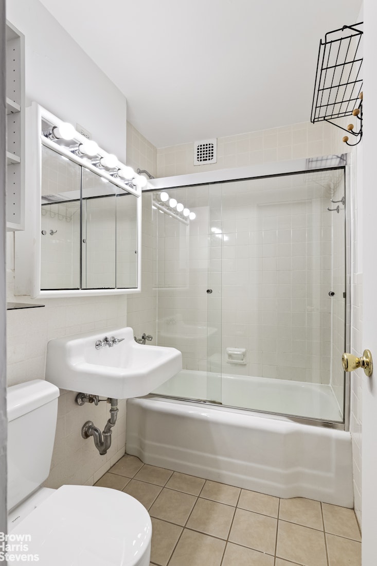 305 East 40th Street Tudor City New York NY 10016