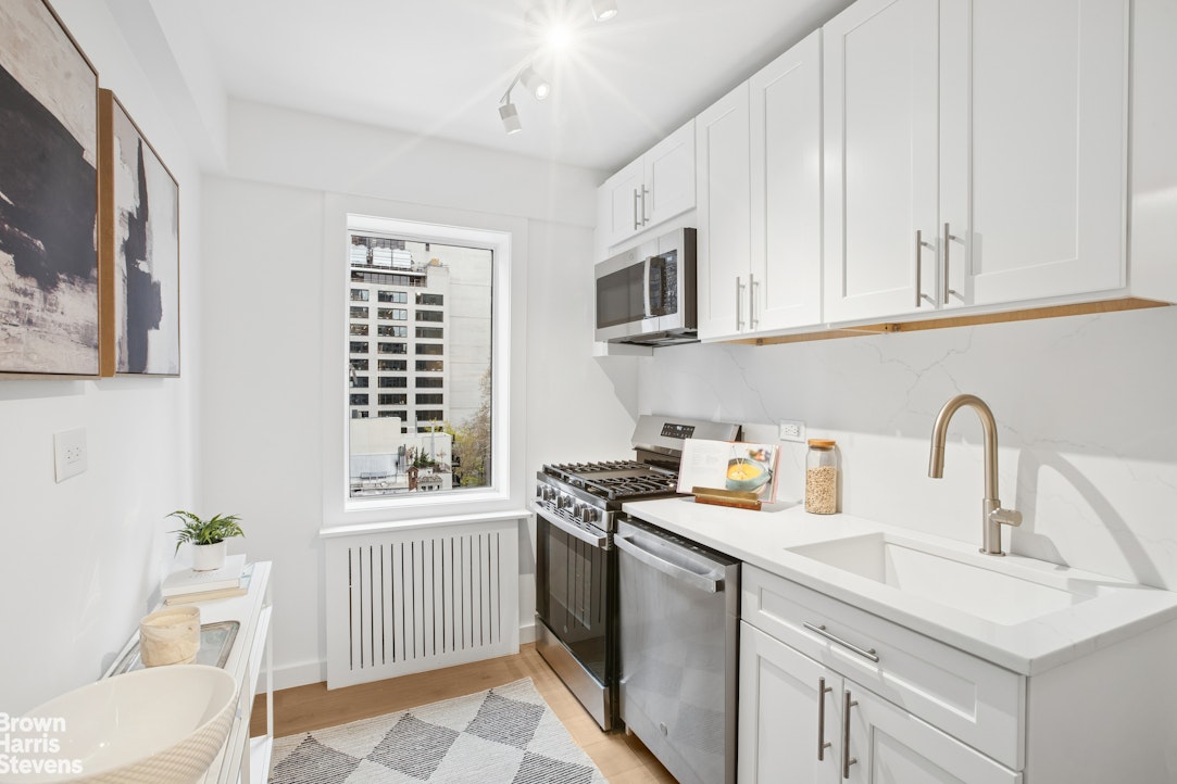 249 East 48th Street 11B Turtle Bay New York NY 10017