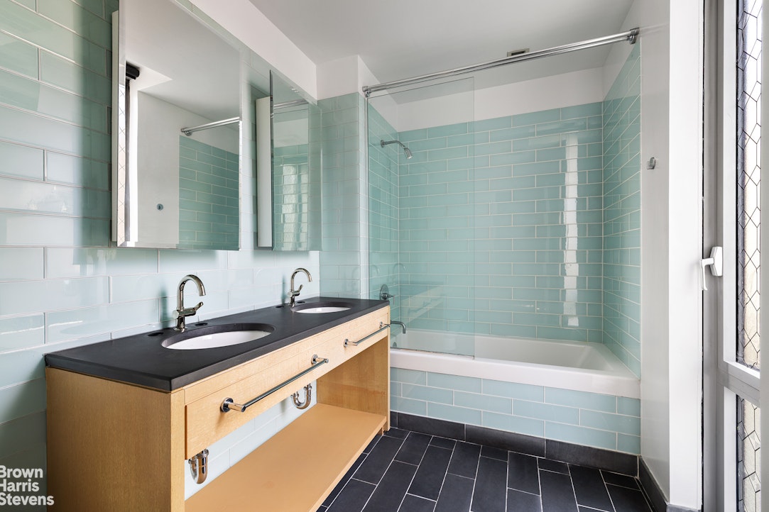 310 West 52nd Street 30A Clinton New York NY 10019