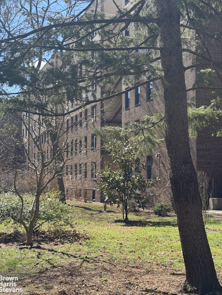 35-28 80th Street 22 Jackson Heights Queens NY 11372