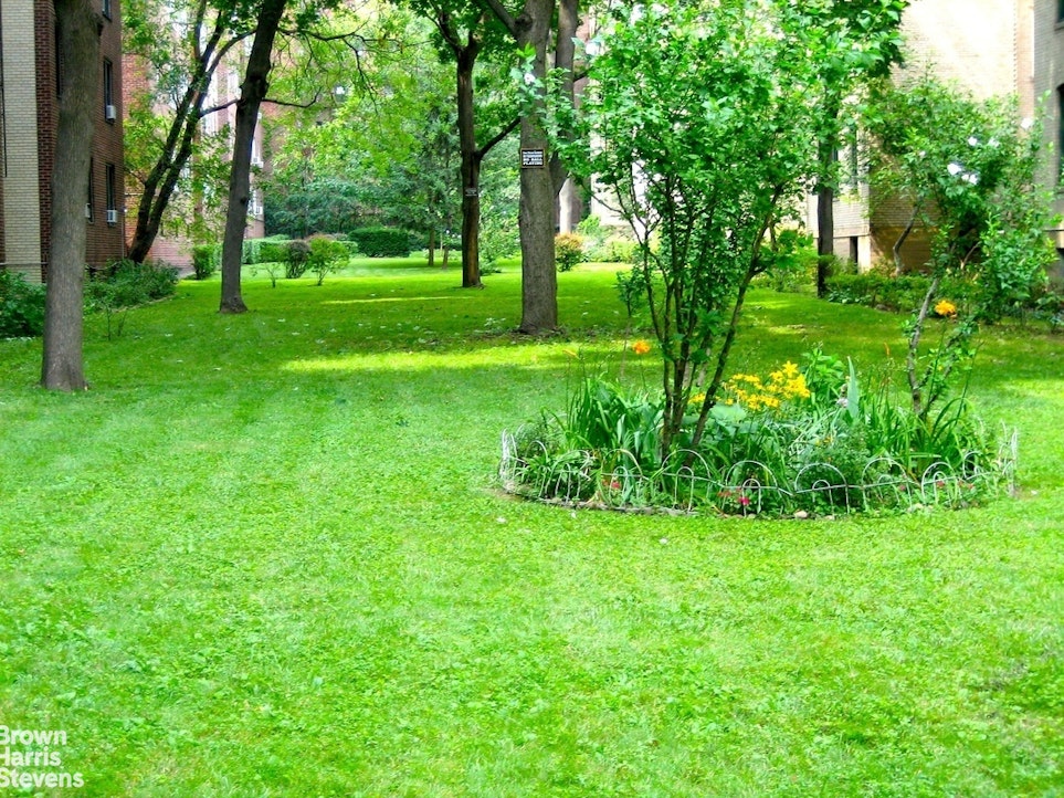 35-28 80th Street 22 Jackson Heights Queens NY 11372