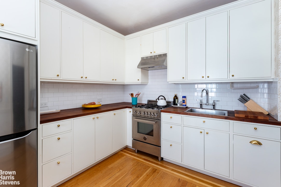 35-28 80th Street 22 Jackson Heights Queens NY 11372